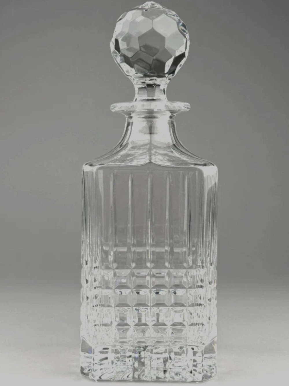 Tiffany’s Crystal plaid Glass Decanter w/ Multi Faceted Stopper Mint condition